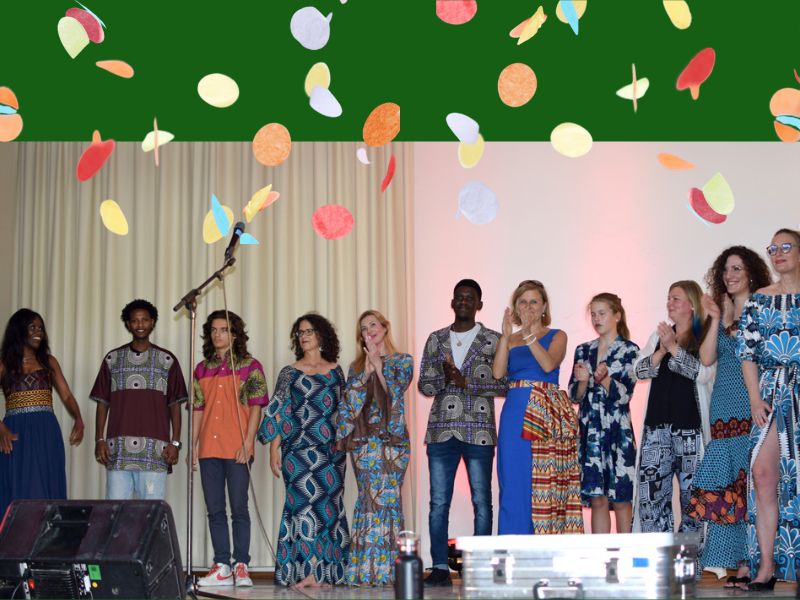 Unser multikultureller Verein – Modeschau auf dem Festival