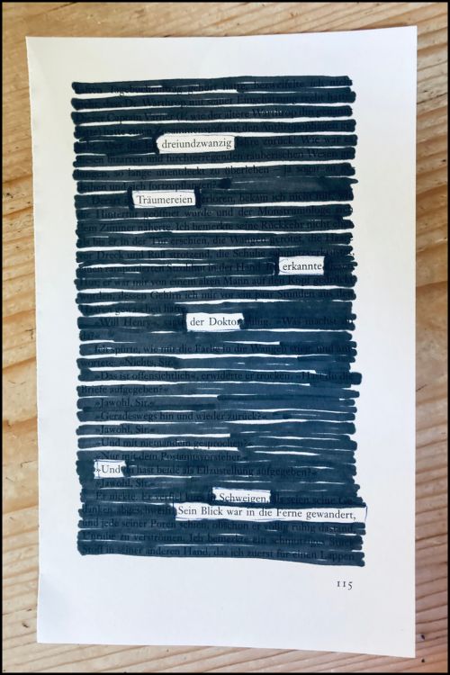 Blackout Poetry 1 geschwärzte Buchseite mit dem Gedicht „Dreiundzwanzig Träumereien"